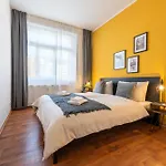 Apartment Regent Neu! Wlan-netflix-kueche- Altstadt-sbahn-dd, Elbufer *